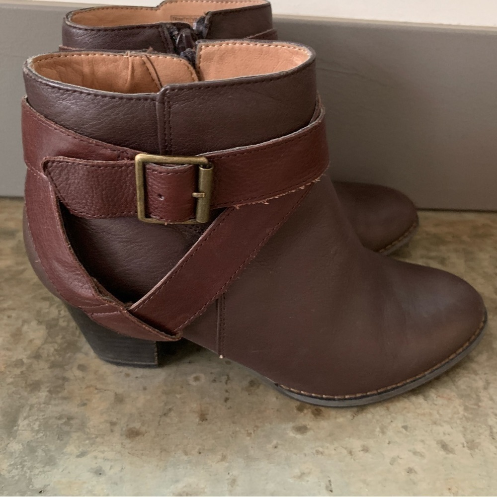 Vionic Trinity Brown Leather Booties Size 6.5 - image 5